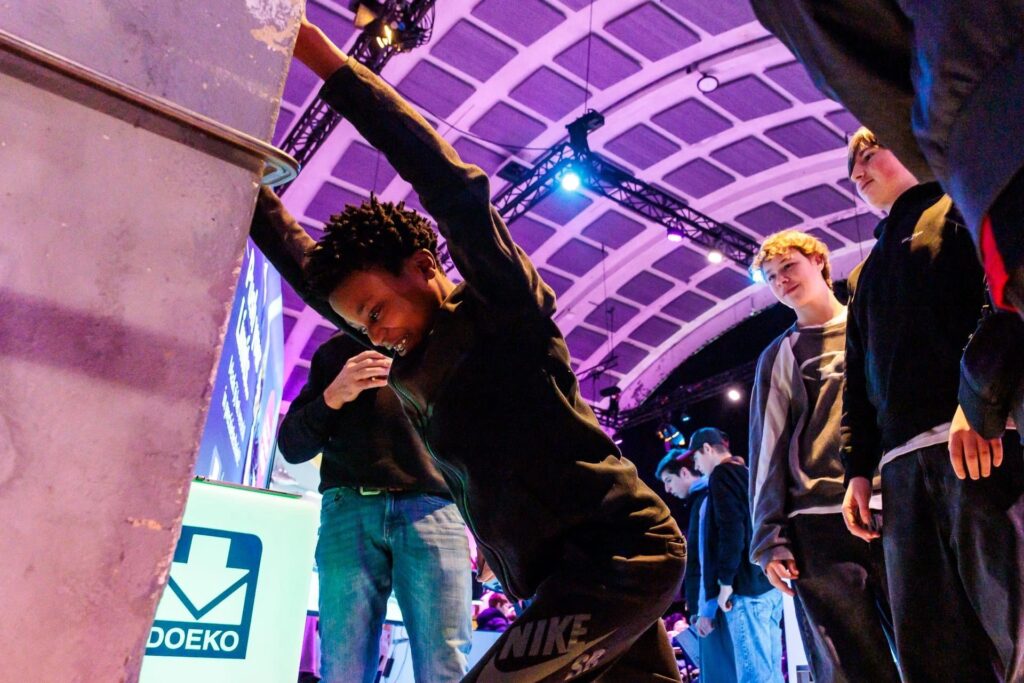 Doeko laat scholieren kennismaken met precisietechniek tijdens Night of the Nerds
